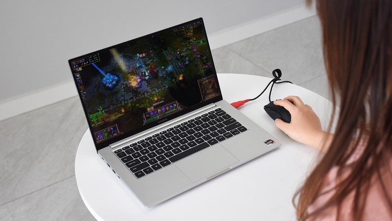 血手幽灵A90 Max电竞鼠标：幽灵血手 电竞之魂