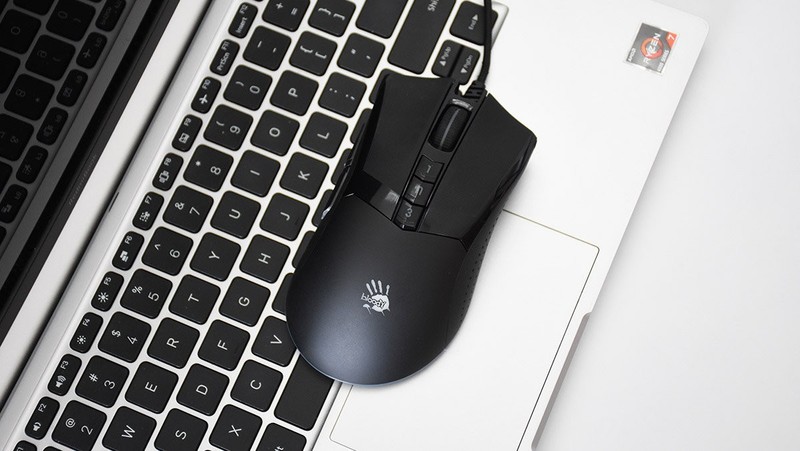 血手幽灵A90 Max电竞鼠标：幽灵血手 电竞之魂