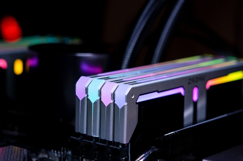 打开某电商整机的一瞬间我都震惊了+华擎RX5500XT PG测试