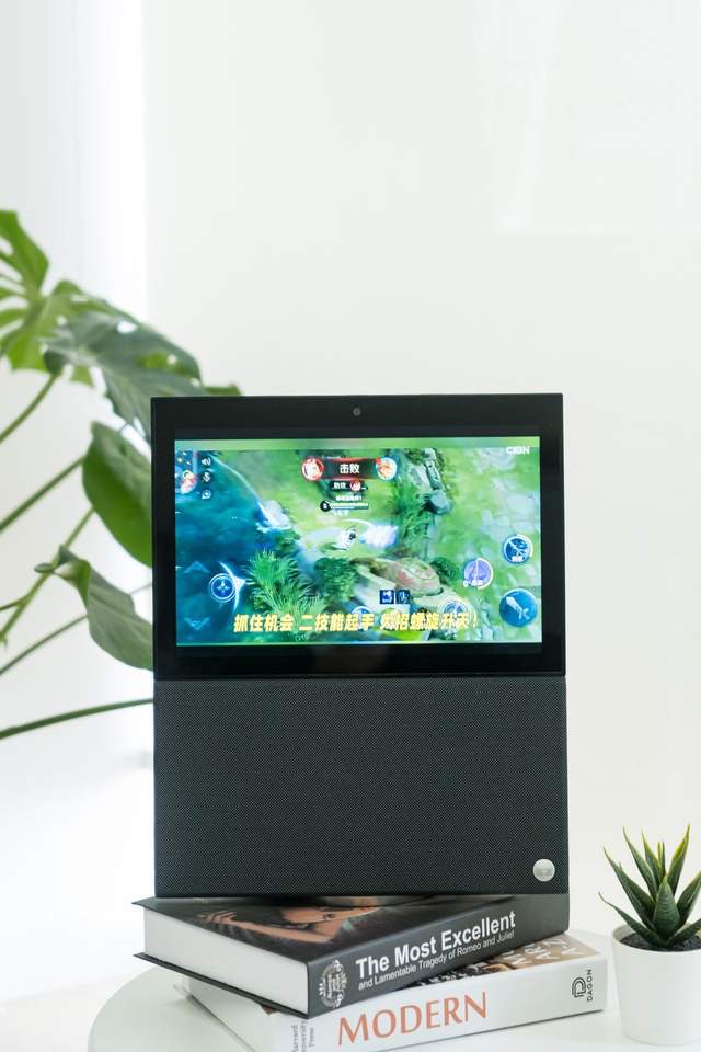 天猫精灵V10：距离不再是问题，陪伴无时无刻