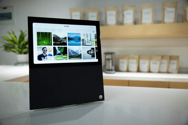 天猫精灵V10：距离不再是问题，陪伴无时无刻