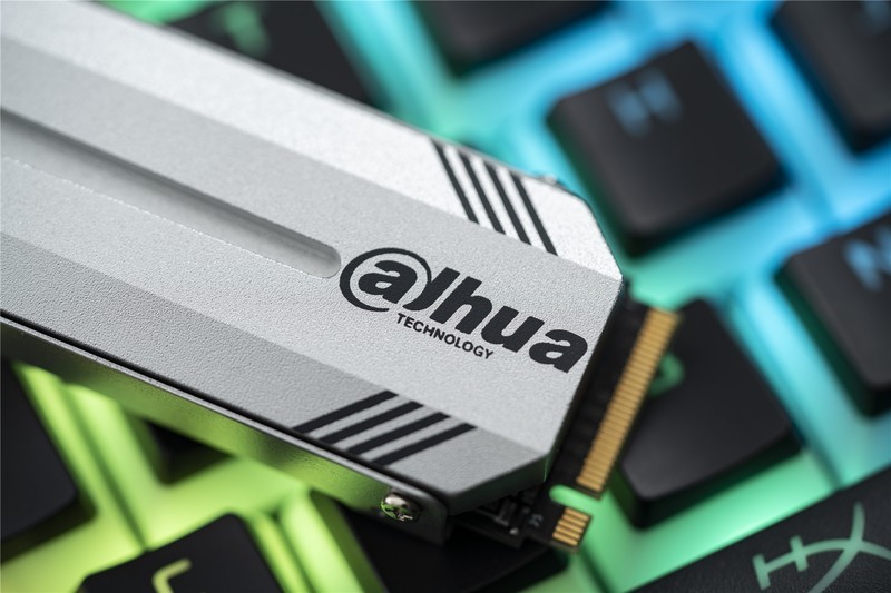 打开某电商整机的一瞬间我都震惊了+华擎RX5500XT PG测试