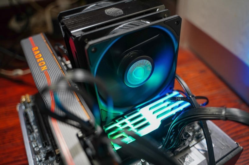 酷冷到爆！i5 10400F小钢炮平台安装实战