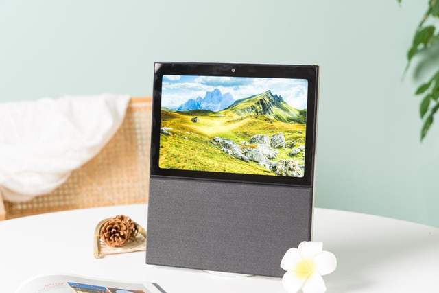 天猫精灵V10：距离不再是问题，陪伴无时无刻