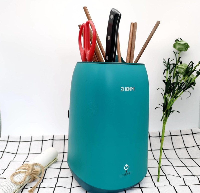 人要吃饭刀要消毒，日子就要过得精致，臻米智能消毒刀架