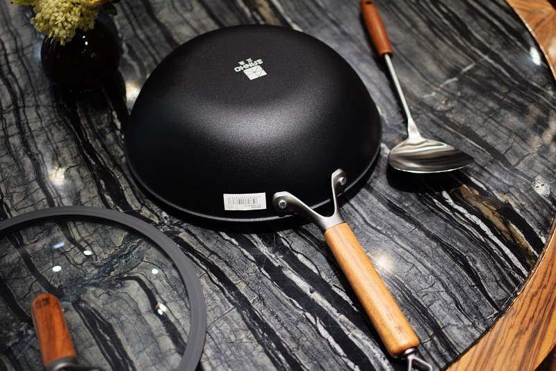 轻质不沾不锈 适合国人的锅具 三禾窒氮轻铁锅