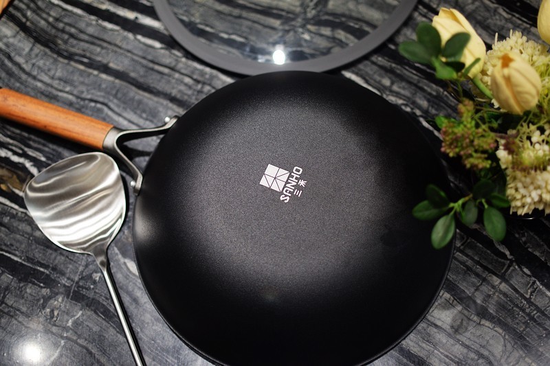 轻质不沾不锈 适合国人的锅具 三禾窒氮轻铁锅