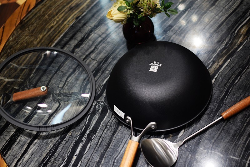 轻质不沾不锈 适合国人的锅具 三禾窒氮轻铁锅