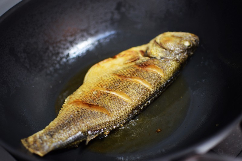 轻质不沾不锈 适合国人的锅具 三禾窒氮轻铁锅