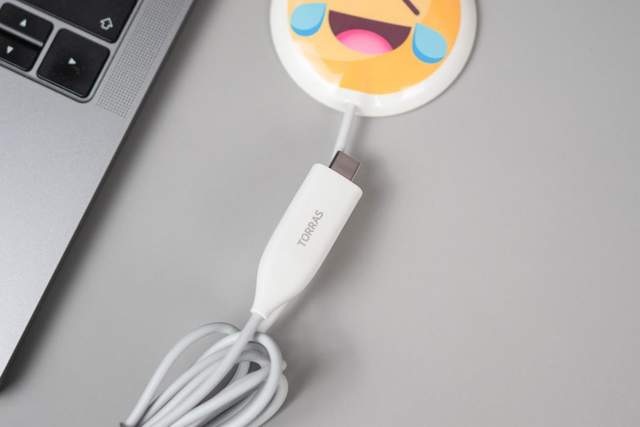 你的iPhone 12还差一个无线磁吸充电器？不妨试试图拉斯MagSafe！