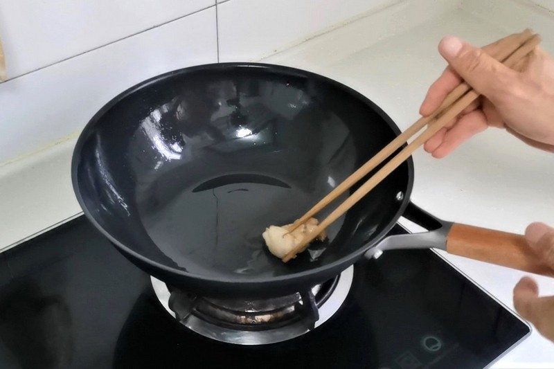 轻质不沾不锈 适合国人的锅具 三禾窒氮轻铁锅