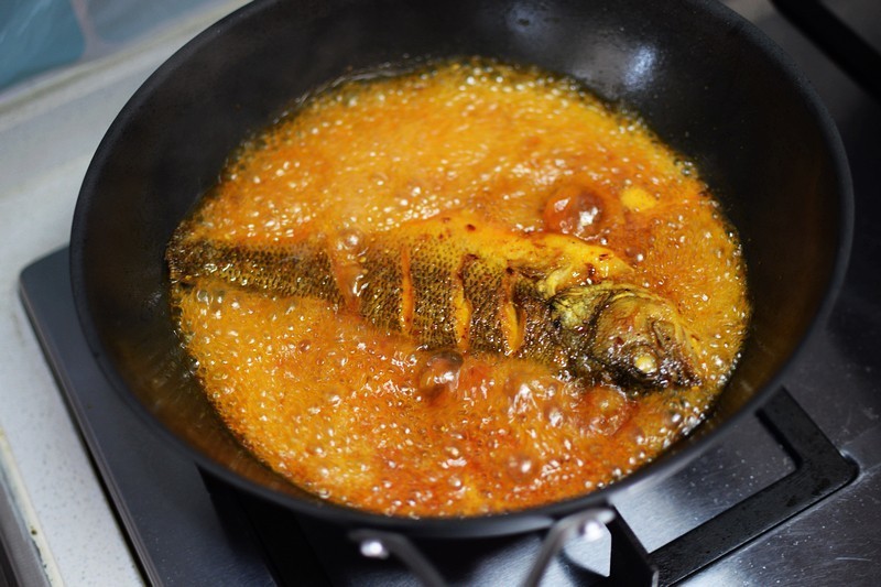 轻质不沾不锈 适合国人的锅具 三禾窒氮轻铁锅