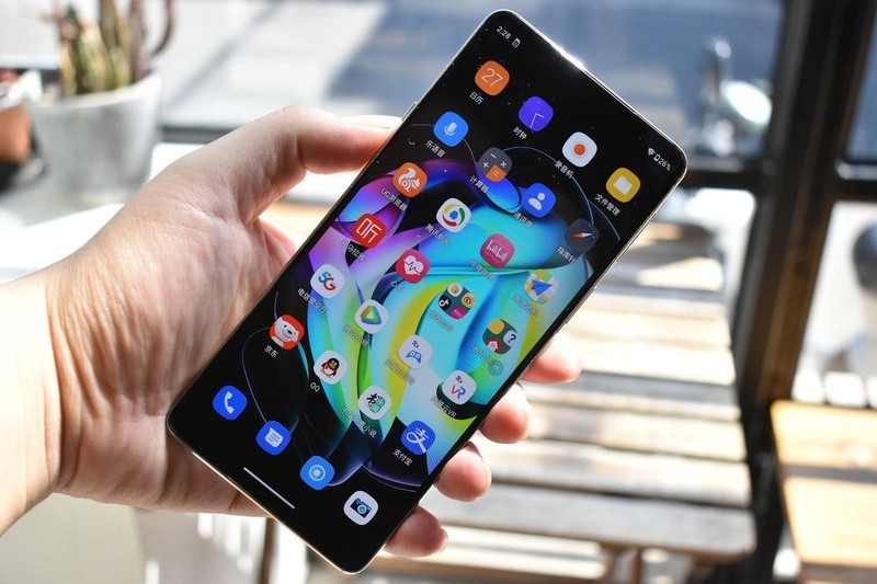 上手机圈“马龙”，六边形战士摩托罗拉edge轻奢版，有多能打？