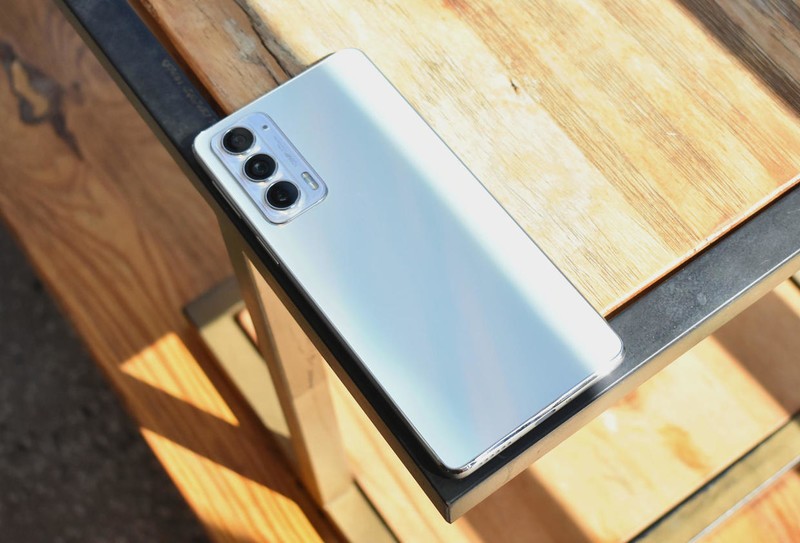 上手机圈“马龙”，六边形战士摩托罗拉edge轻奢版，有多能打？