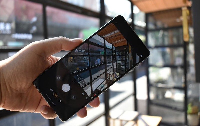 上手机圈“马龙”，六边形战士摩托罗拉edge轻奢版，有多能打？