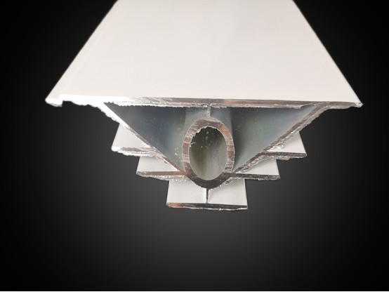 墙暖新秀薄型墙围式暖气片结构材质是怎么样的？使用寿命如何？