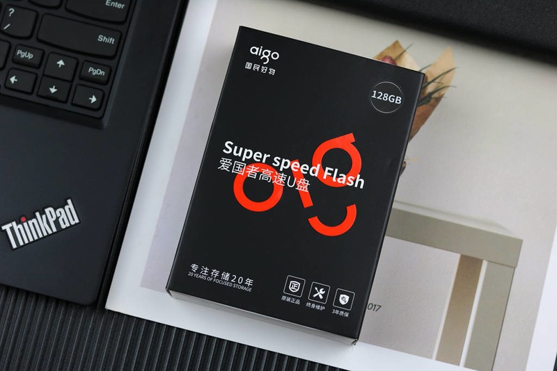 aigo U391固态U盘评测，跑车型外观设计，4GB视频传输仅需15秒