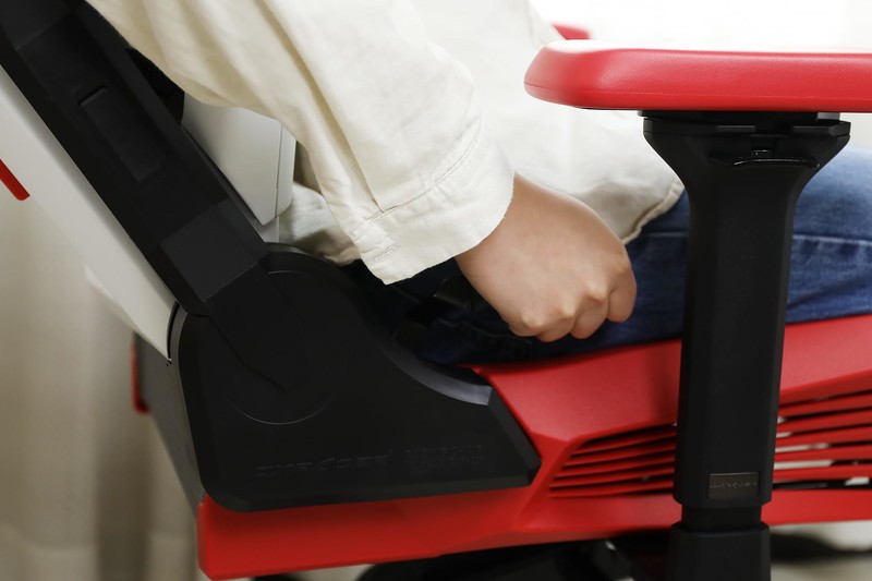 缓解久坐疲劳，从一把迪锐克斯 AIR 人体工学电竞网椅开始