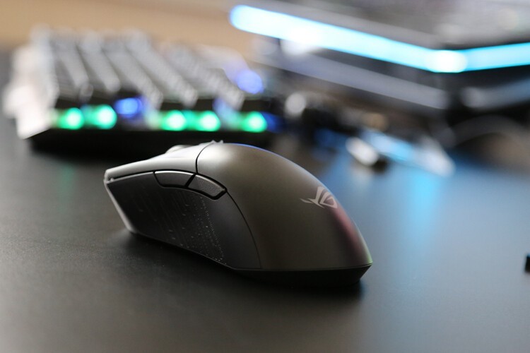 【首发新品】2021最具创新游戏鼠标：ROG战刃3无线版三模式鼠标体验ROG GladiusIII