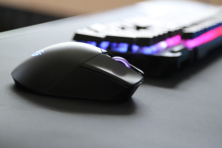 【首发新品】2021最具创新游戏鼠标：ROG战刃3无线版三模式鼠标体验ROG GladiusIII