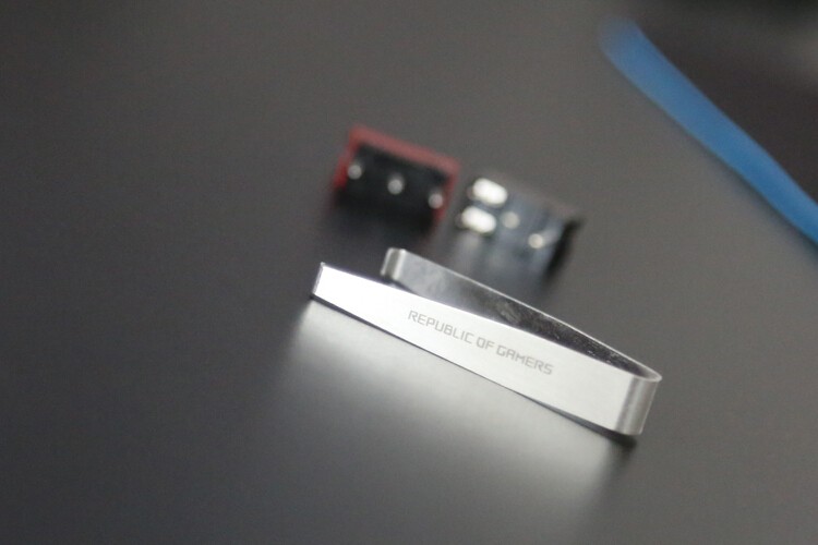 【首发新品】2021最具创新游戏鼠标：ROG战刃3无线版三模式鼠标体验ROG GladiusIII