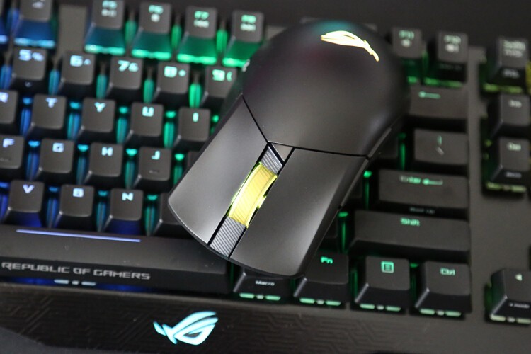 【首发新品】2021最具创新游戏鼠标：ROG战刃3无线版三模式鼠标体验ROG GladiusIII