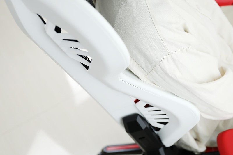 缓解久坐疲劳，从一把迪锐克斯 AIR 人体工学电竞网椅开始