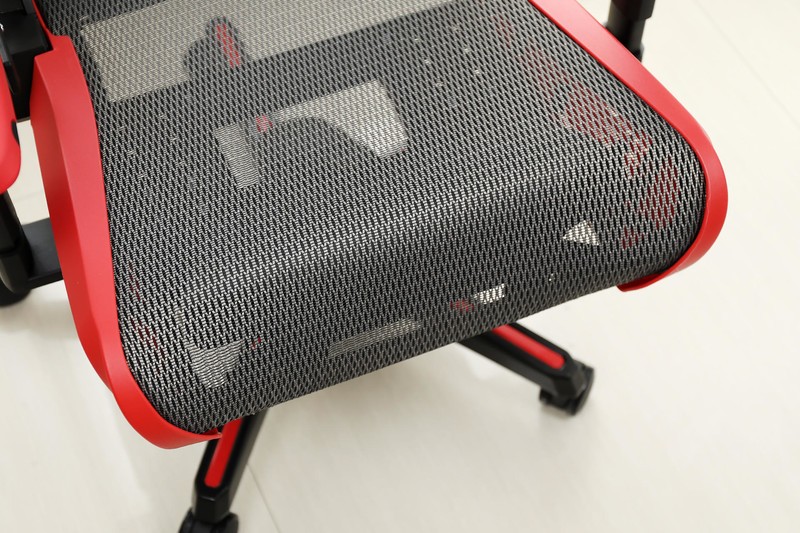 缓解久坐疲劳，从一把迪锐克斯 AIR 人体工学电竞网椅开始