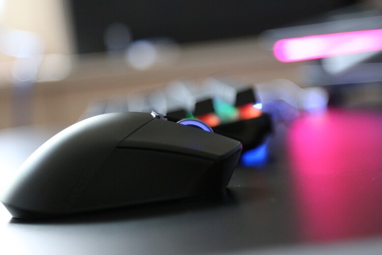 【首发新品】2021最具创新游戏鼠标：ROG战刃3无线版三模式鼠标体验ROG GladiusIII