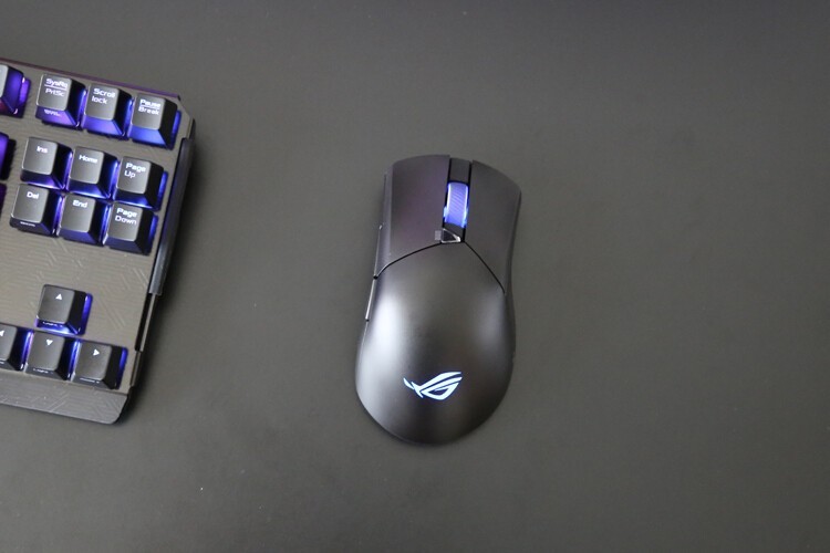 【首发新品】2021最具创新游戏鼠标：ROG战刃3无线版三模式鼠标体验ROG GladiusIII