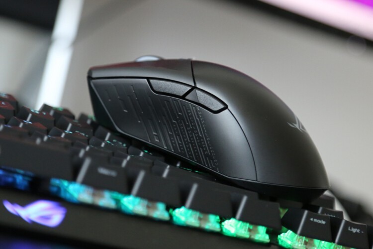 【首发新品】2021最具创新游戏鼠标：ROG战刃3无线版三模式鼠标体验ROG GladiusIII