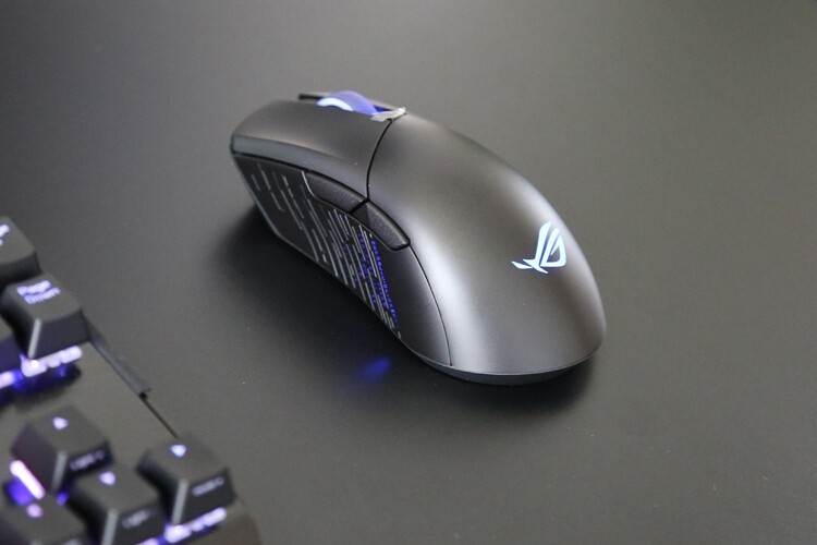 【首发新品】2021最具创新游戏鼠标：ROG战刃3无线版三模式鼠标体验ROG GladiusIII