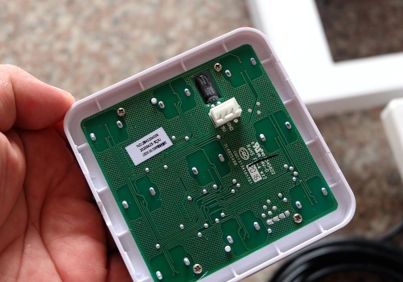 秒出暖风还能除菌 美尔凯特家的美小白给你带来浴室里夏天