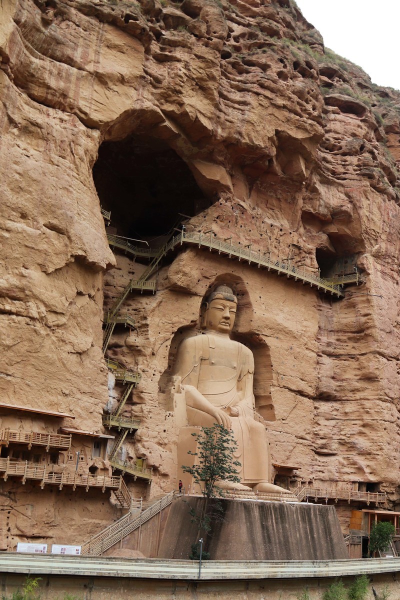 游览甘肃炳灵寺石窟(二)