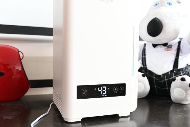 自然稳定保湿，呼吸清爽空气，舒乐氏上加水无雾加湿器体验