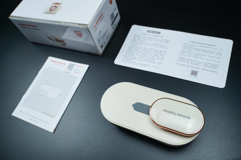 除味效果明显，还有杀菌的功效，体验摩飞冰箱除味器