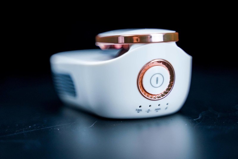 除味效果明显，还有杀菌的功效，体验摩飞冰箱除味器