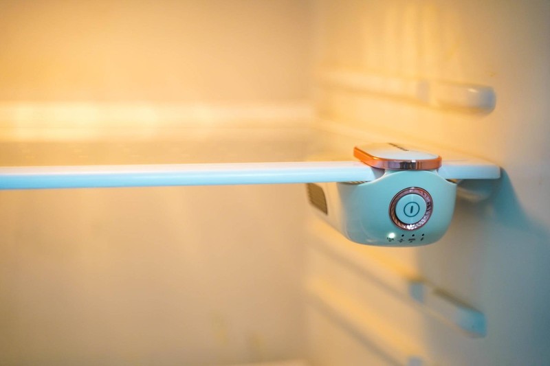 除味效果明显，还有杀菌的功效，体验摩飞冰箱除味器