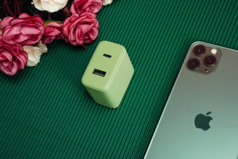 要I N S颜值，还要一专多能，紫米充电头满足当下需