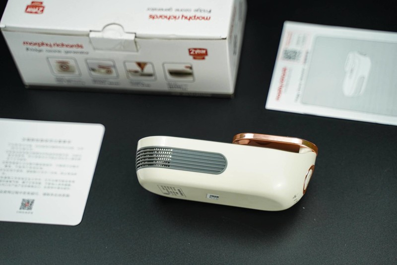 除味效果明显，还有杀菌的功效，体验摩飞冰箱除味器