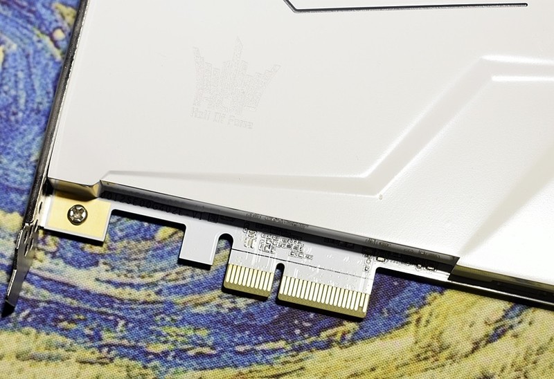 小姐姐男票的影驰名人堂HOF 2T PCle RGB固态 让我欲罢不能......