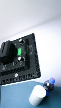 灯光黑科技-耐思声控全彩渐变影视灯TC-368产品开箱评测