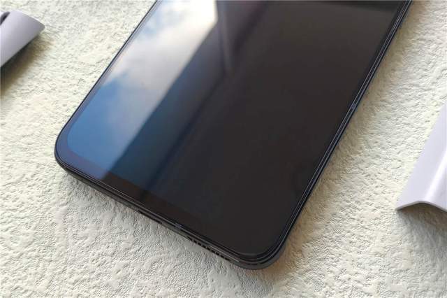 腾讯红魔游戏手机6S Pro“四围”深度测评，俺双手扶墙以示敬意！