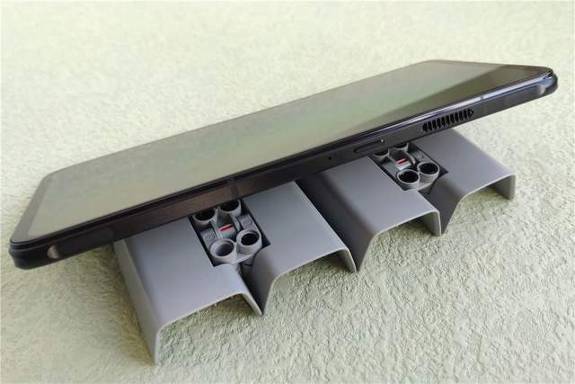 腾讯红魔游戏手机6S Pro“四围”深度测评，俺双手扶墙以示敬意！