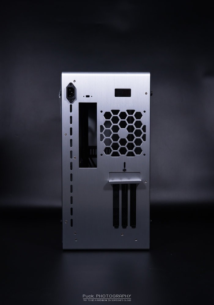 让显卡站起身来——乔思伯U5S机箱试装