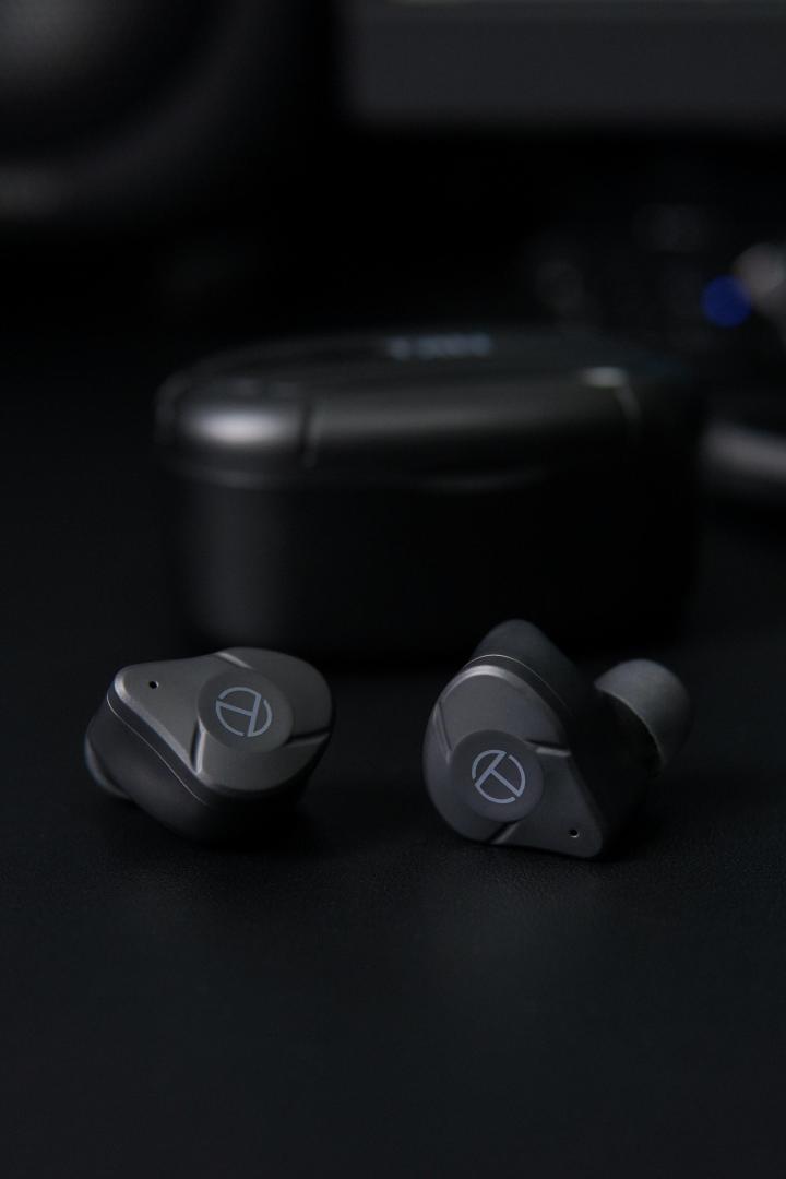 TRN T300真无线蓝牙耳机体验：一圈双铁 出色听感