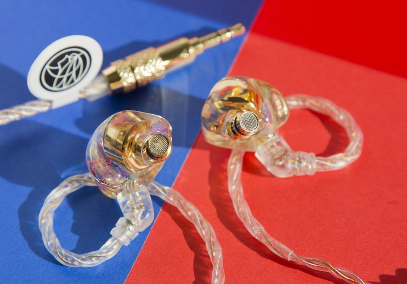 全新镀铍振膜 金属封闭声学内腔 动圈的新玩法：TFZ ESSENCE初听简谈