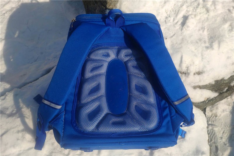 来自小学生的期末考试奖励：卡拉羊追光者抑菌减负功能书包