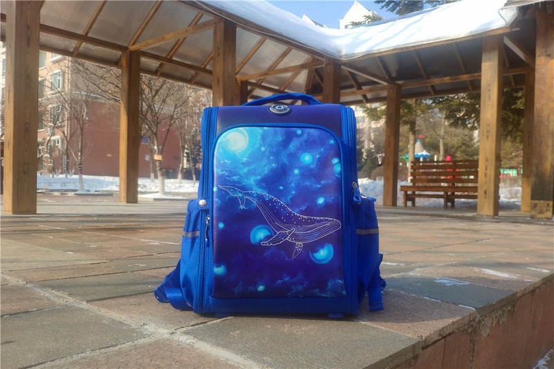 来自小学生的期末考试奖励：卡拉羊追光者抑菌减负功能书包