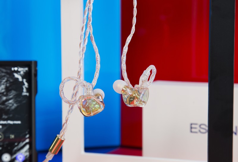 全新镀铍振膜 金属封闭声学内腔 动圈的新玩法：TFZ ESSENCE初听简谈